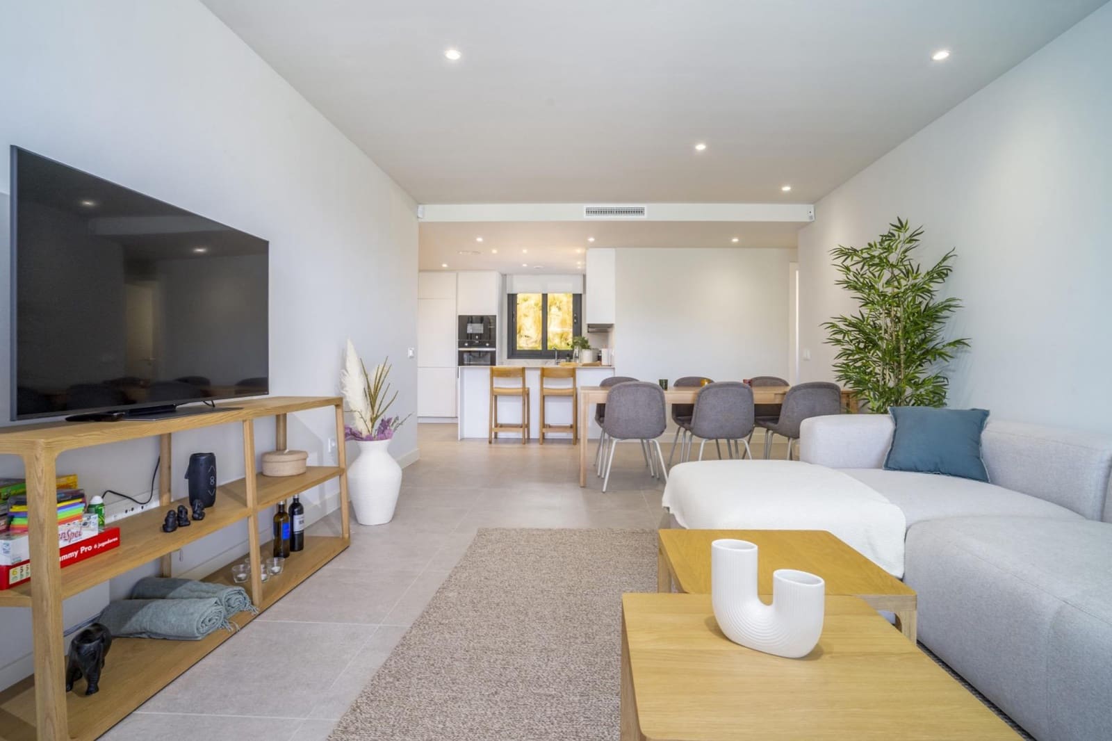 3 bedroom Apartment for holiday rental in Estepona with pool garage - € 3,000 (Ref: 9195718)