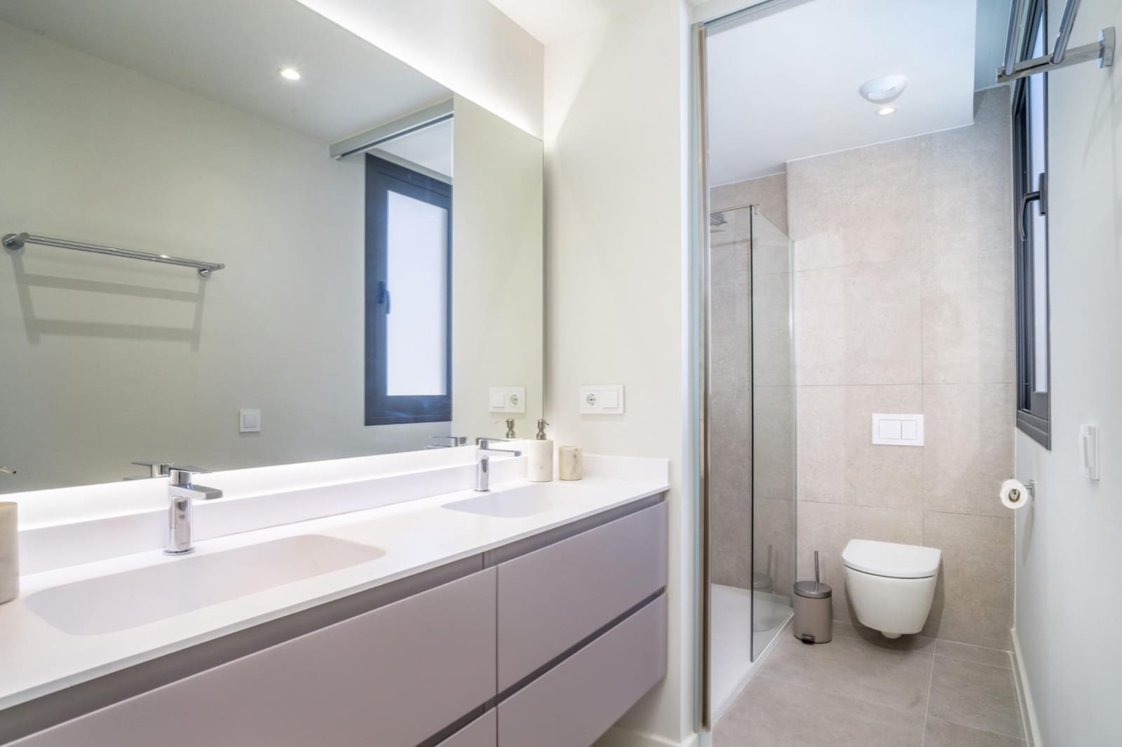 3 bedroom Apartment for holiday rental in Estepona with pool garage - € 3,000 (Ref: 9195718)