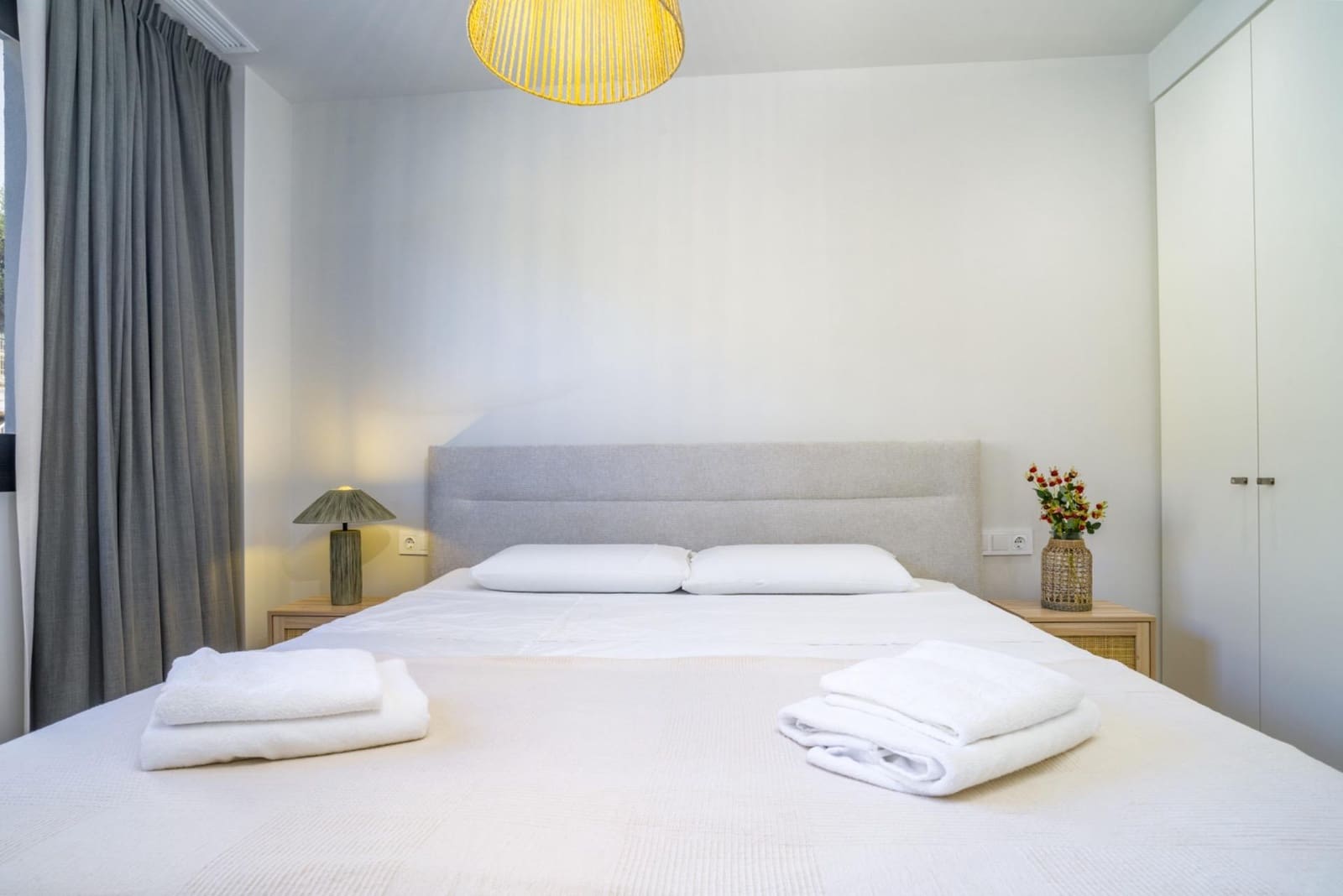 3 bedroom Apartment for holiday rental in Estepona with pool garage - € 3,000 (Ref: 9195718)