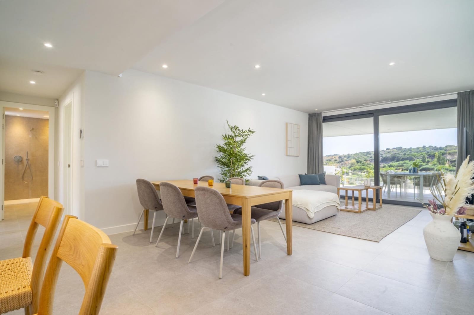 3 bedroom Apartment for holiday rental in Estepona with pool garage - € 3,000 (Ref: 9195718)