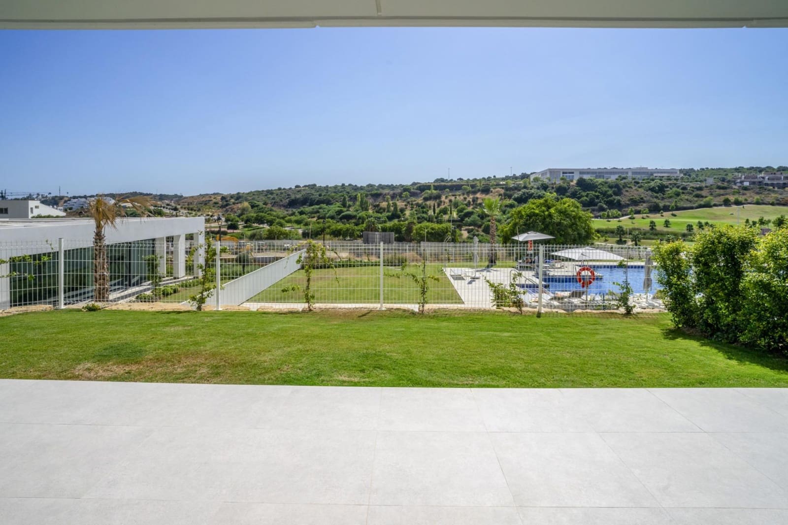 3 bedroom Apartment for holiday rental in Estepona with pool garage - € 3,000 (Ref: 9195718)