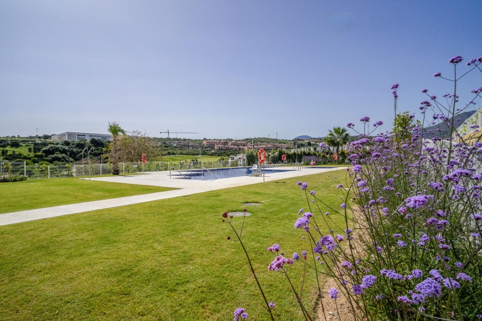 3 bedroom Apartment for holiday rental in Estepona with pool garage - € 3,000 (Ref: 9195718)