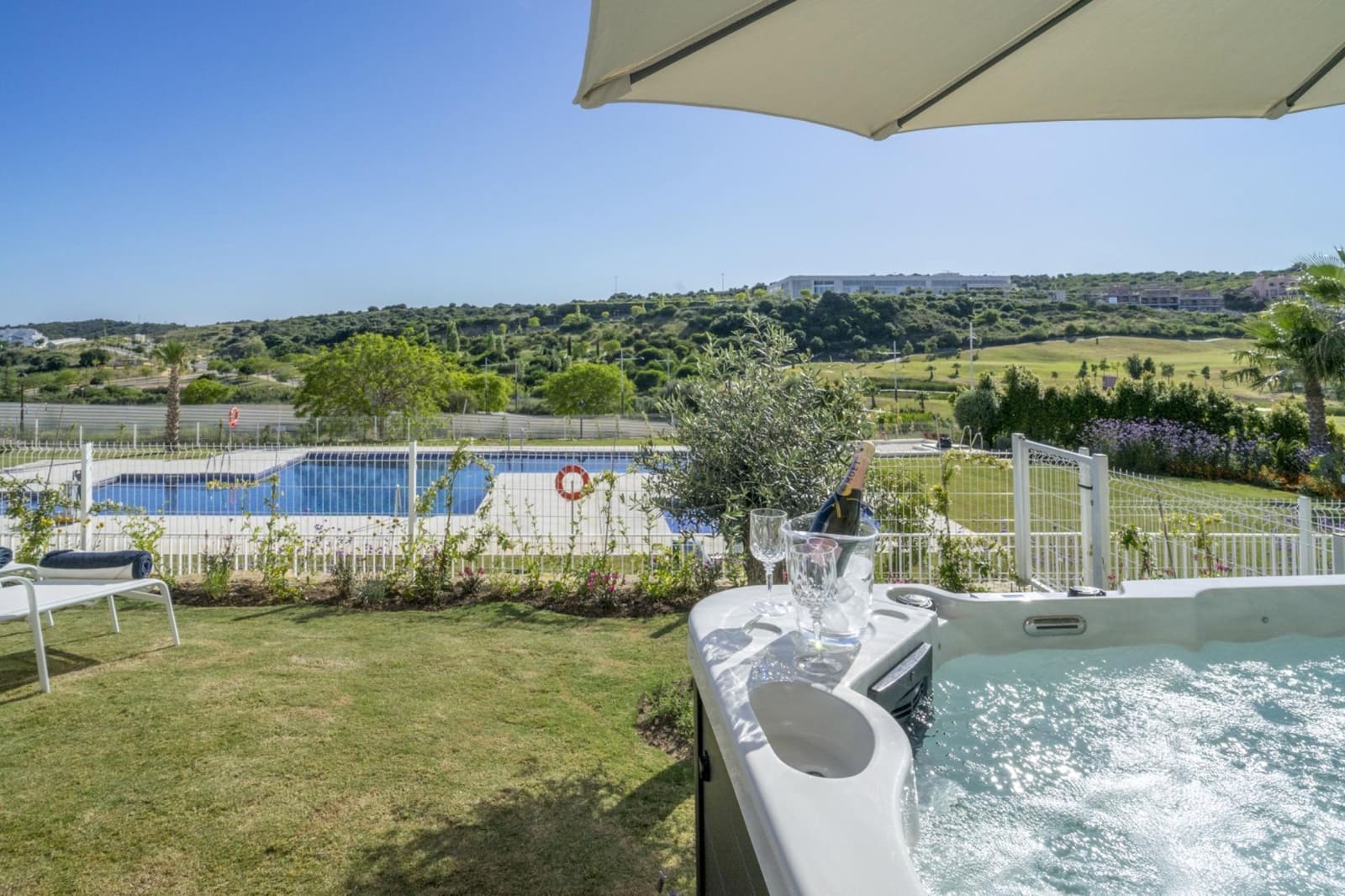 3 camera da letto Appartamento da affitare come casa vacanza in Estepona con piscina garage - 3.000 € (Rif: 9195719)