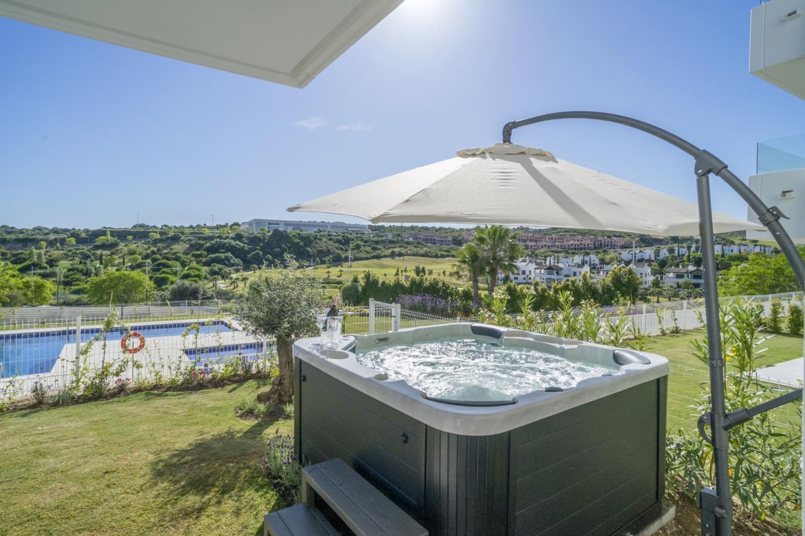 3 camera da letto Appartamento da affitare come casa vacanza in Estepona con piscina garage - 3.000 € (Rif: 9195719)