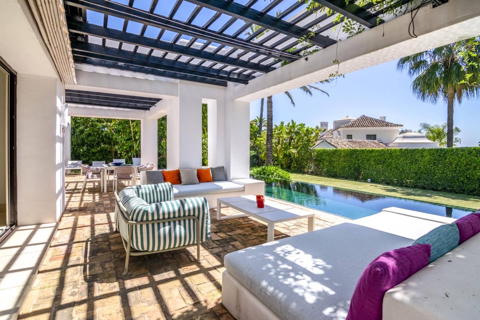 5 bedroom Villa for holiday rental in Casares with pool garage - € 10,000 (Ref: 9195720)