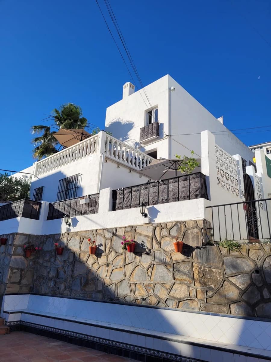 3 makuuhuone Rivitalo myytävänä paikassa Manilva - 299 000 € (Ref: 9313036)