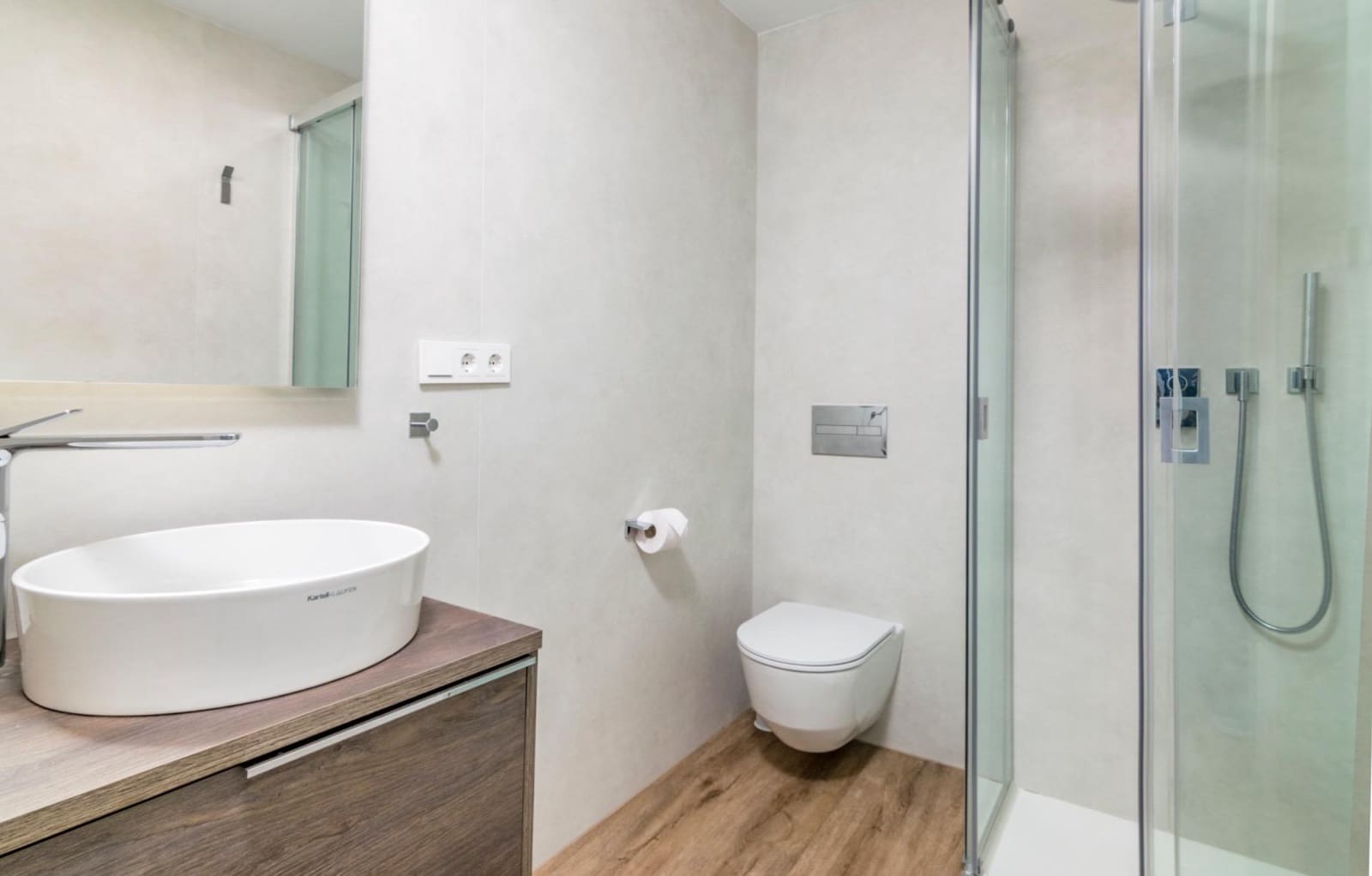 4 soverom Strandleiligheter til leie i Estepona med svømmebasseng garasje - € 5 500 (Ref: 9519096)