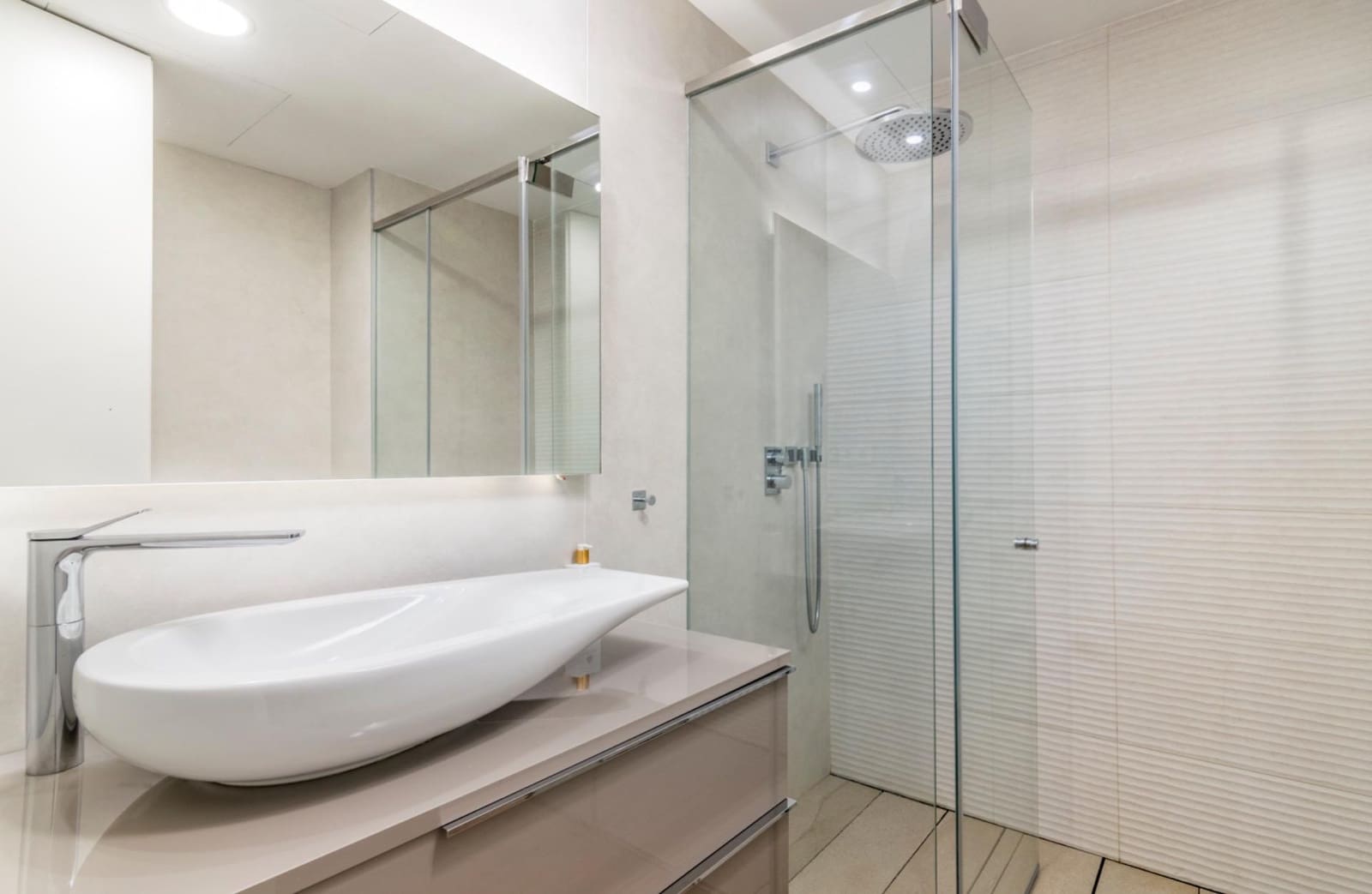 4 soverom Strandleiligheter til leie i Estepona med svømmebasseng garasje - € 5 500 (Ref: 9519096)