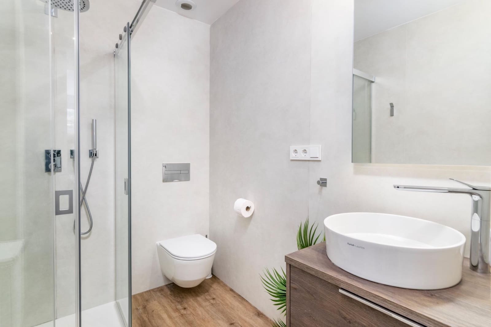 4 soverom Strandleiligheter til leie i Estepona med svømmebasseng garasje - € 5 500 (Ref: 9519096)