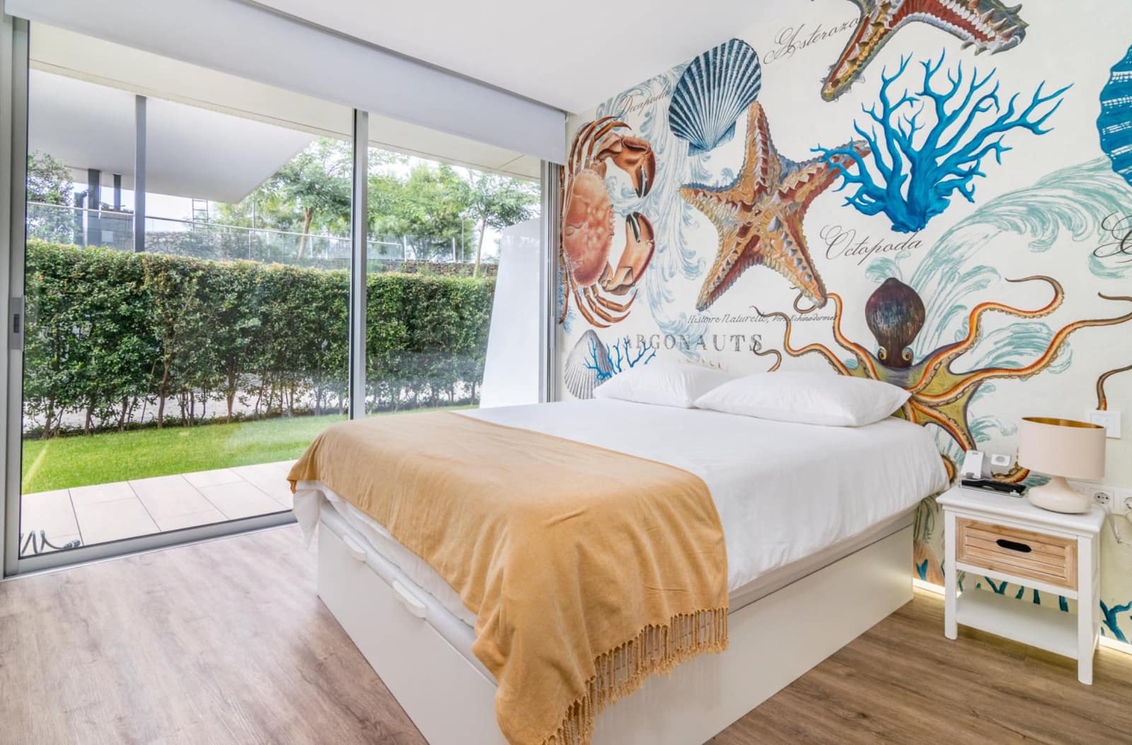 4 soverom Strandleiligheter til leie i Estepona med svømmebasseng garasje - € 5 500 (Ref: 9519096)