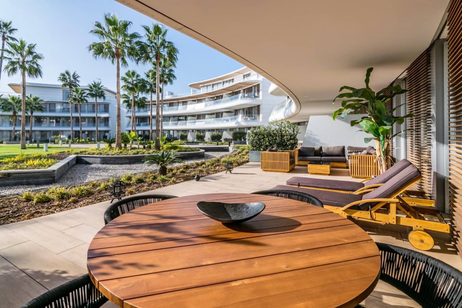 4 soverom Strandleiligheter til leie i Estepona med svømmebasseng garasje - € 5 500 (Ref: 9519096)