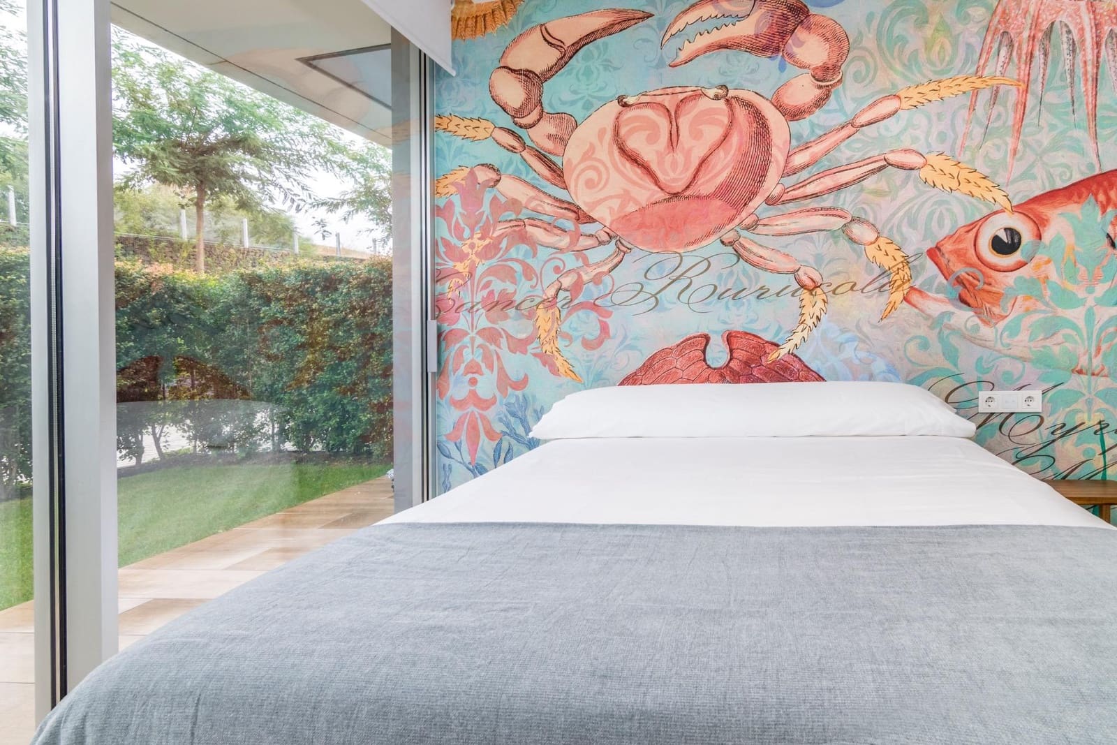 4 soverom Strandleiligheter til leie i Estepona med svømmebasseng garasje - € 5 500 (Ref: 9519096)