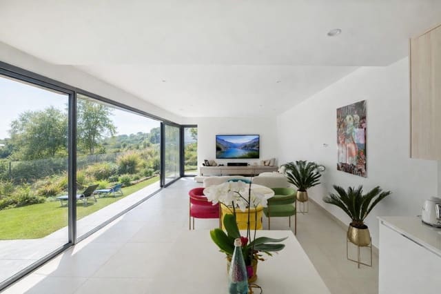 3 chambre Villa/Maison Mitoyenne à vendre à Casares avec piscine garage - 890 000 € (Ref: 9530894)