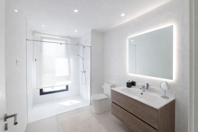 3 chambre Villa/Maison Mitoyenne à vendre à Casares avec piscine garage - 890 000 € (Ref: 9530894)