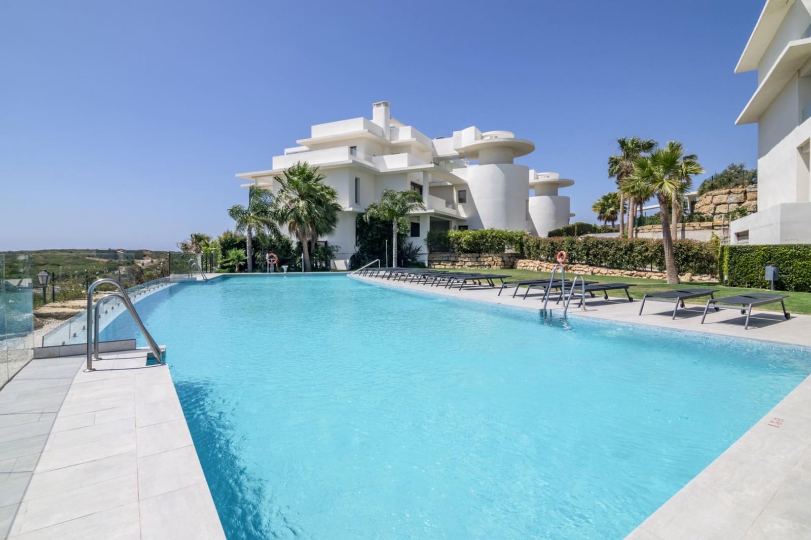 3 chambre Villa/Maison Mitoyenne à vendre à Casares avec piscine garage - 890 000 € (Ref: 9530894)