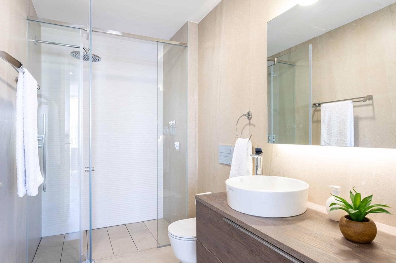 4 soveværelse Lejlighed til leje i Estepona med swimmingpool garage - € 6.000 (Ref: 9611693)