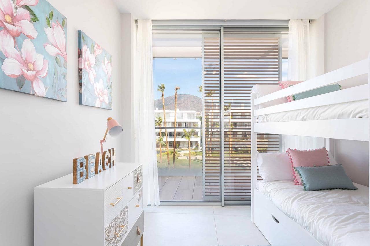 4 soveværelse Lejlighed til leje i Estepona med swimmingpool garage - € 6.000 (Ref: 9611693)