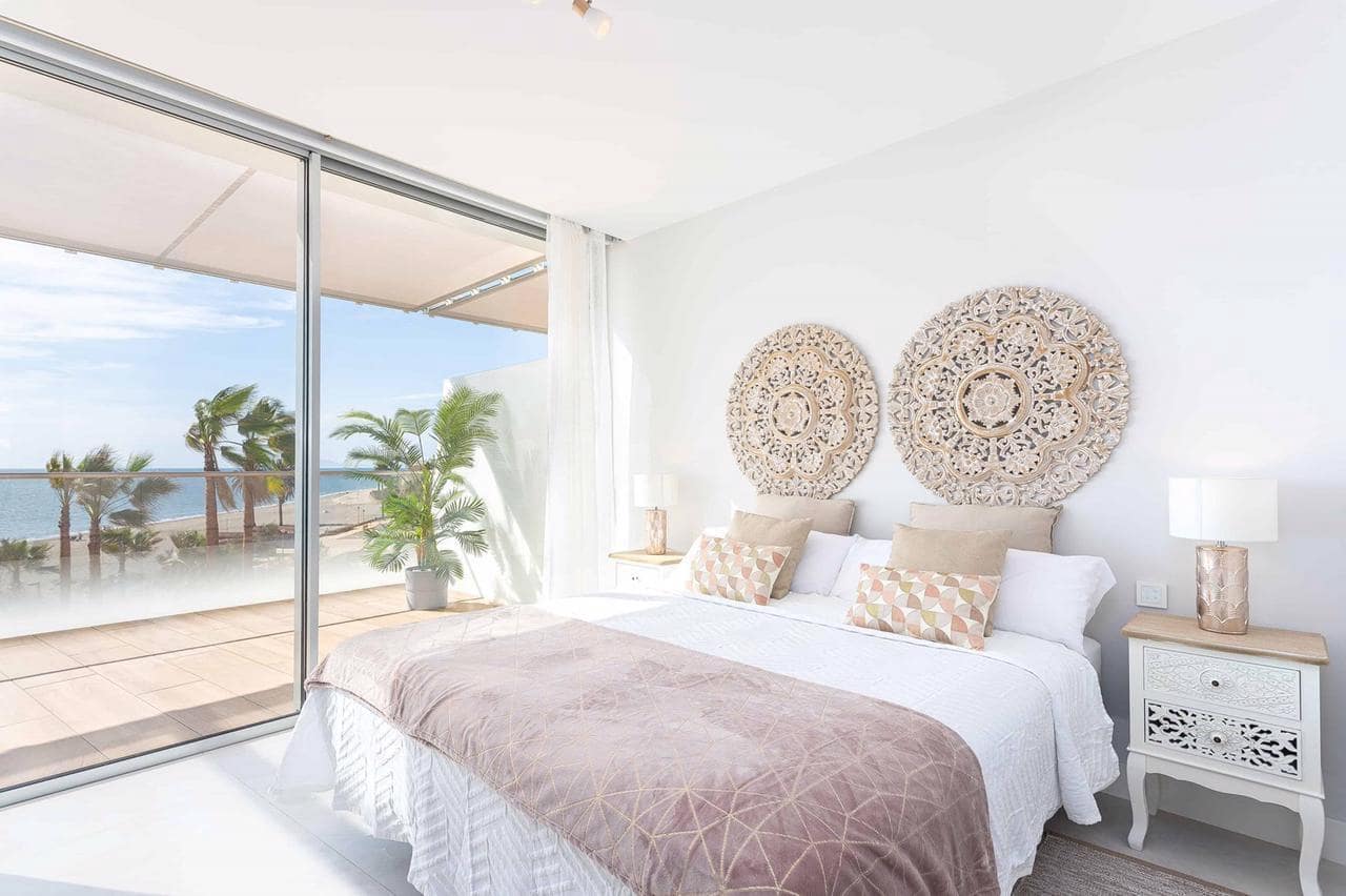 4 soveværelse Lejlighed til leje i Estepona med swimmingpool garage - € 6.000 (Ref: 9611693)