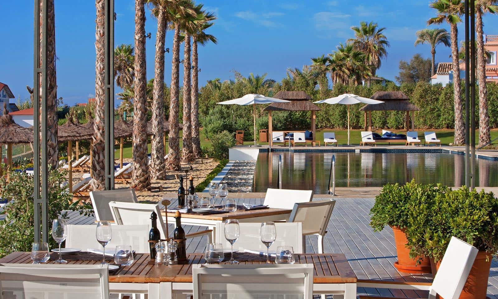 4 sypialnia Willa na sprzedaż w Casares z basenem garażem - 3 000 000 € (Ref: 9648345)