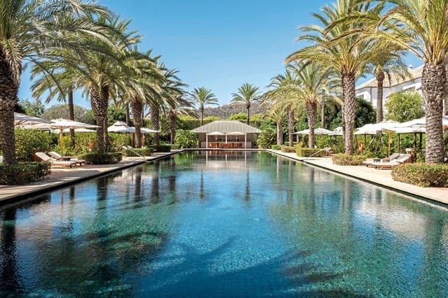 4 bedroom Villa for sale in Casares with pool garage - € 3,000,000 (Ref: 9656240)