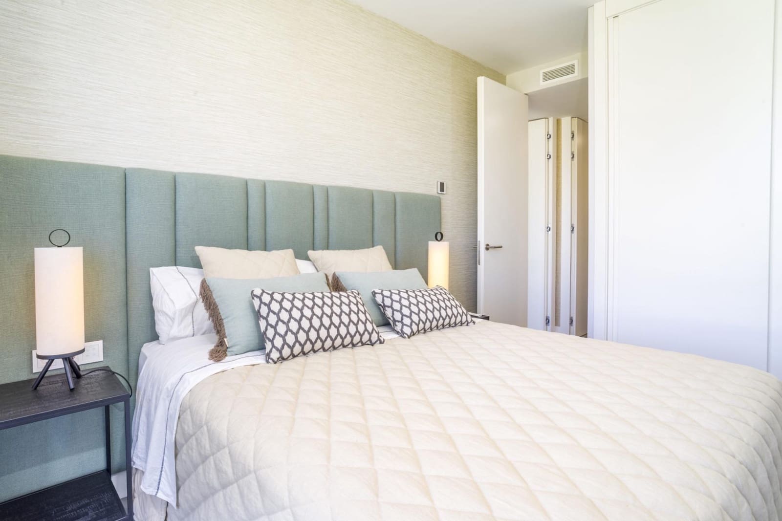 3 soverom Leilighet til salgs i Estepona med garasje - € 1 400 000 (Ref: 9755864)