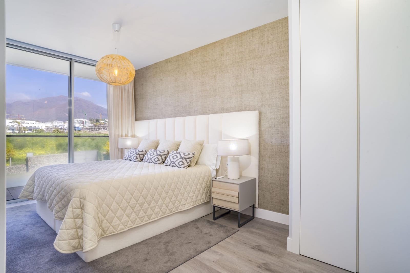 3 soverom Leilighet til salgs i Estepona med garasje - € 1 400 000 (Ref: 9755864)