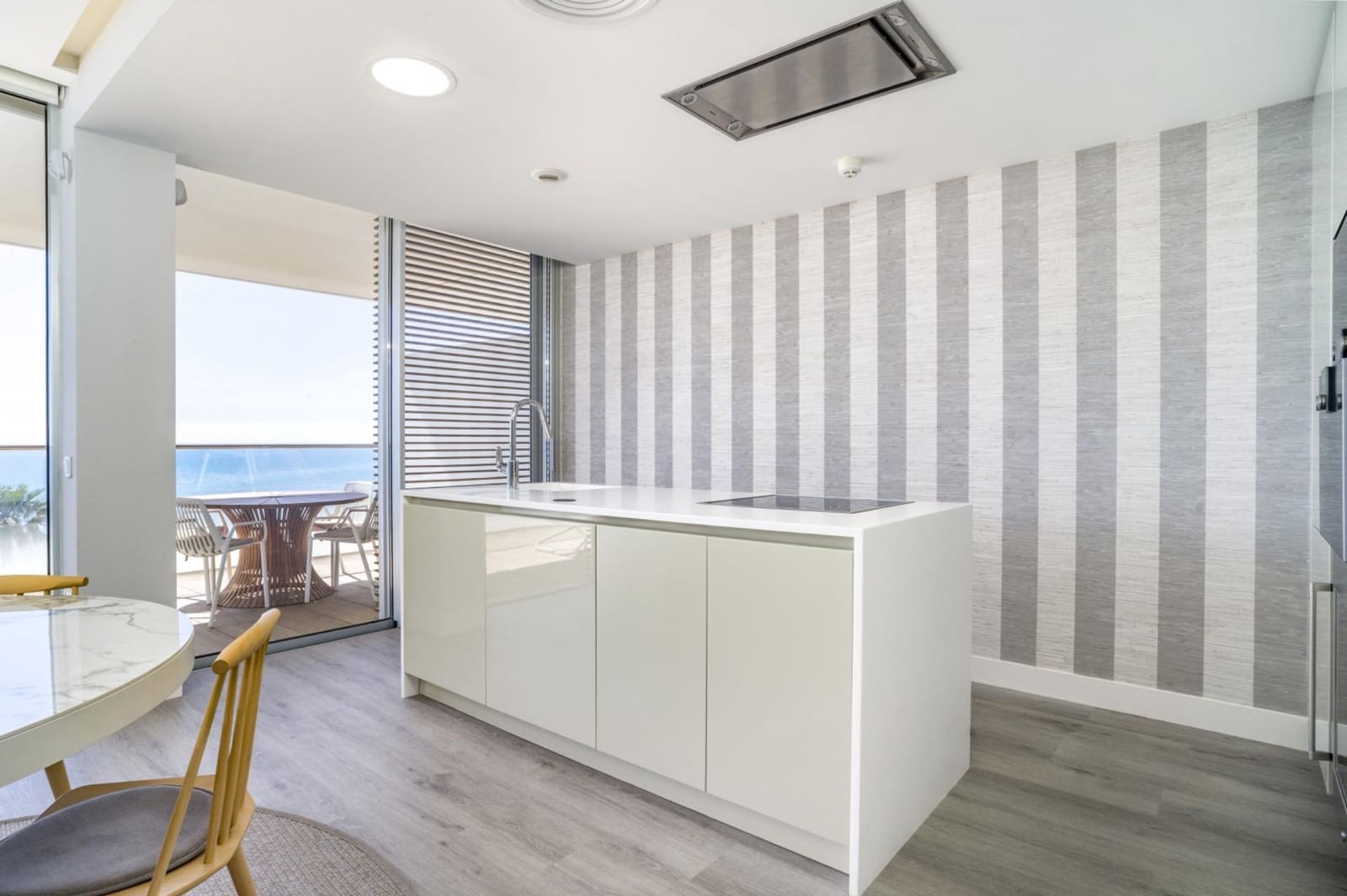 3 bedroom Apartment for sale in Estepona with pool garage - € 1,400,000 (Ref: 9755864)