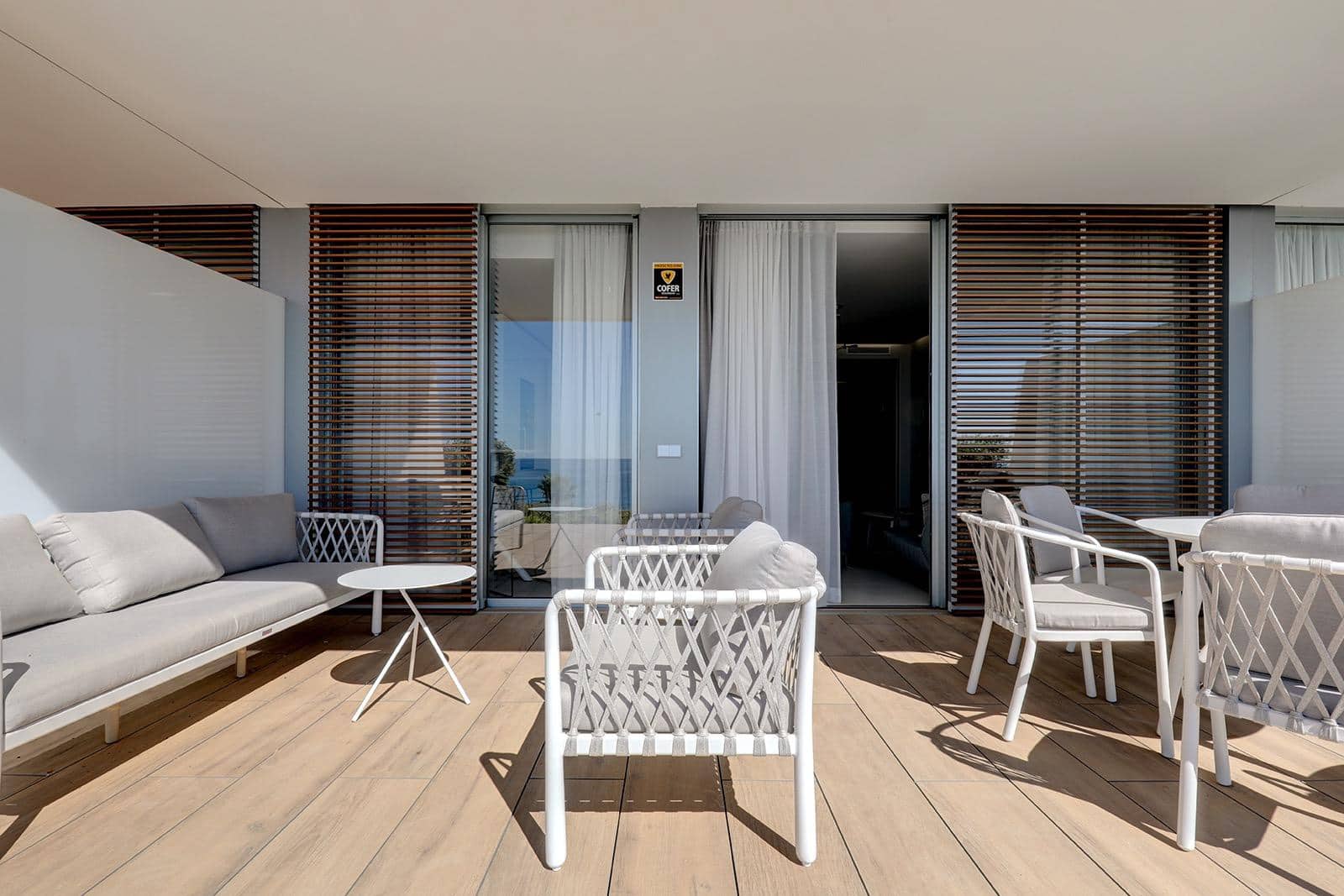 2 Zimmer Apartment zu verkaufen in Estepona mit Pool Garage - 995.000 € (Ref: 9762098)