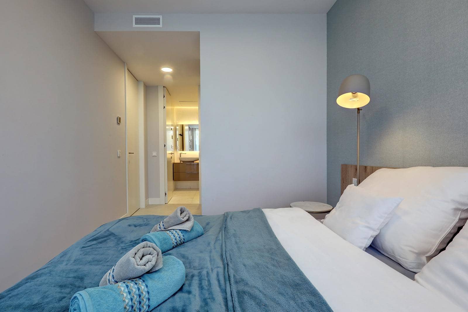 2 Zimmer Apartment zu verkaufen in Estepona mit Pool Garage - 995.000 € (Ref: 9762098)