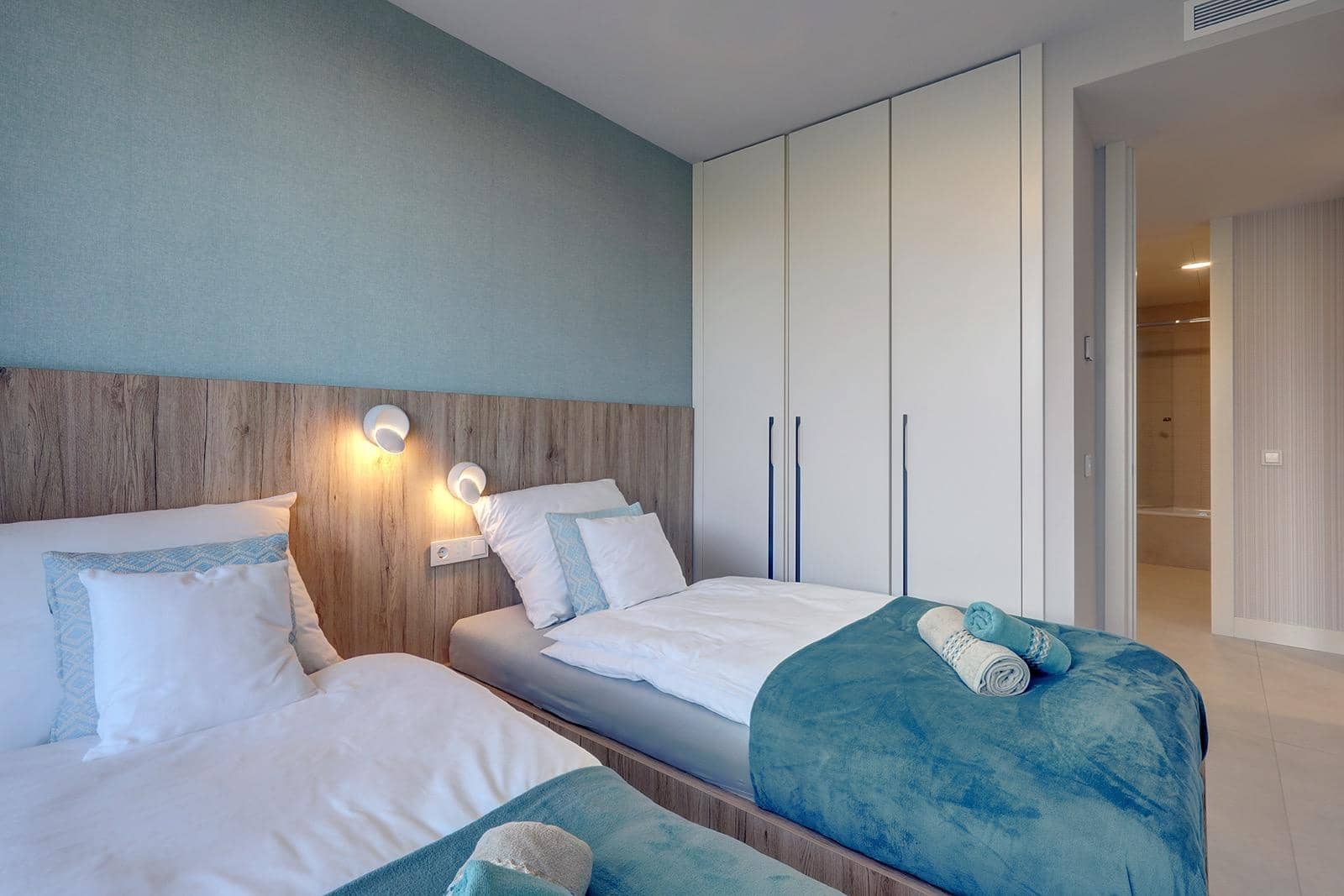 2 Zimmer Apartment zu verkaufen in Estepona mit Pool Garage - 995.000 € (Ref: 9762098)