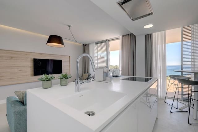 2 slaapkamer Appartement te koop in Estepona met zwembad garage - € 995.000 (Ref: 9762098)