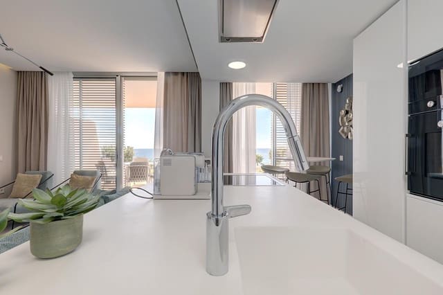 2 slaapkamer Appartement te koop in Estepona met zwembad garage - € 995.000 (Ref: 9762098)