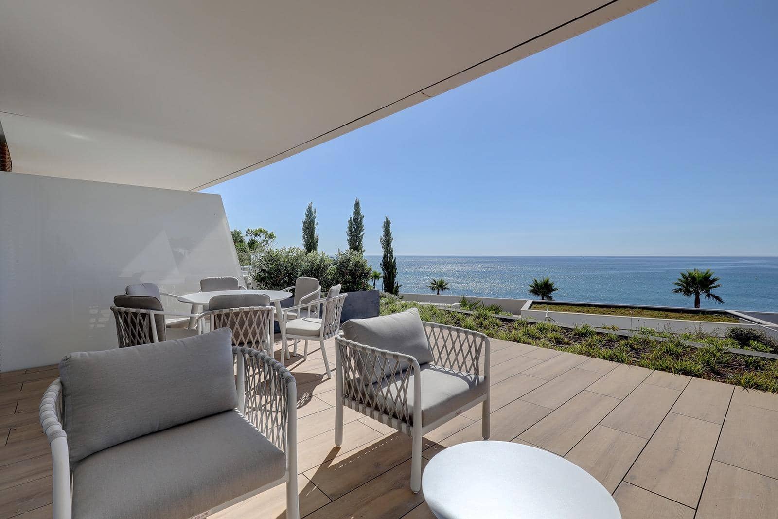 2 Zimmer Apartment zu verkaufen in Estepona mit Pool Garage - 995.000 € (Ref: 9762098)