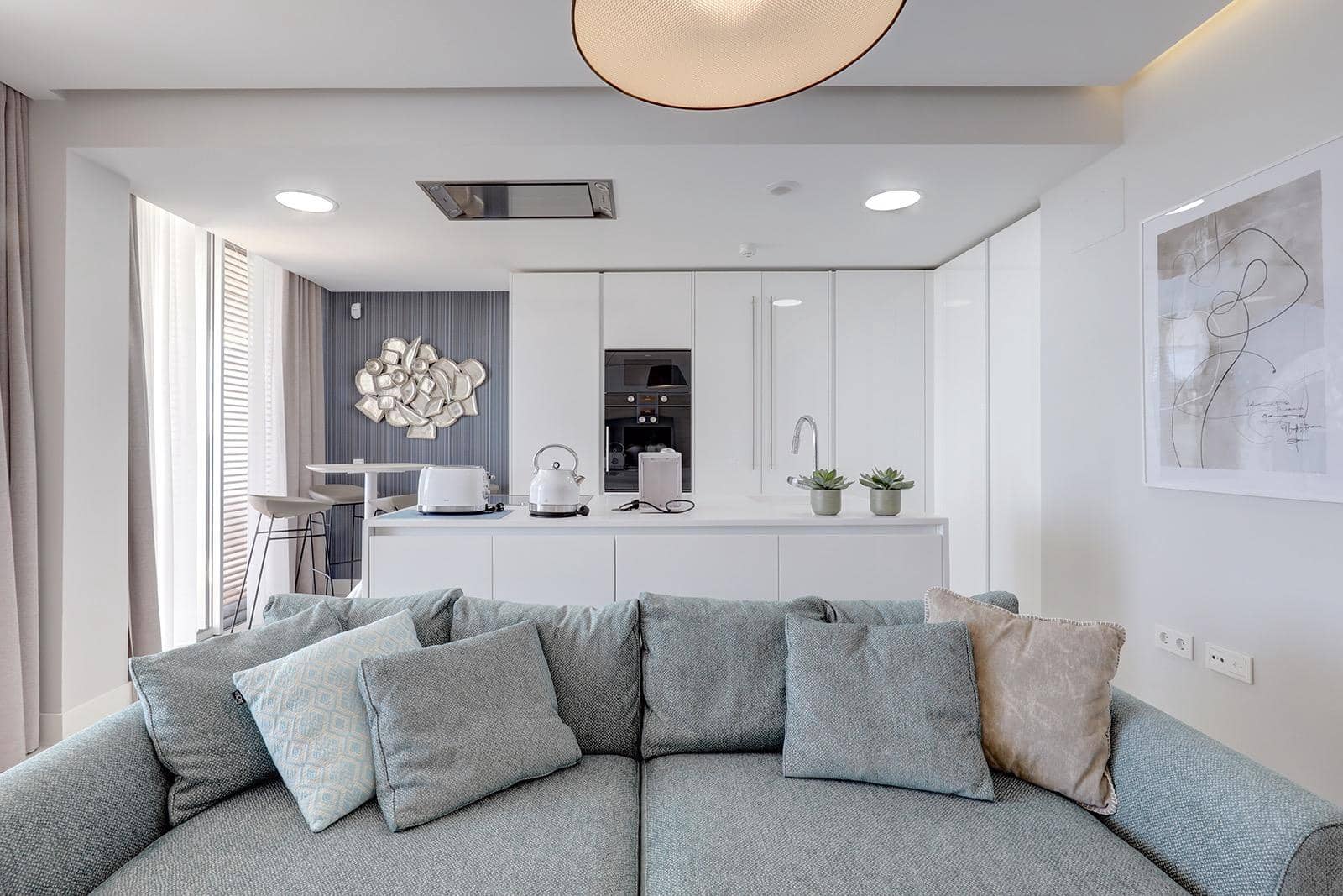 2 Zimmer Apartment zu verkaufen in Estepona mit Pool Garage - 995.000 € (Ref: 9762098)