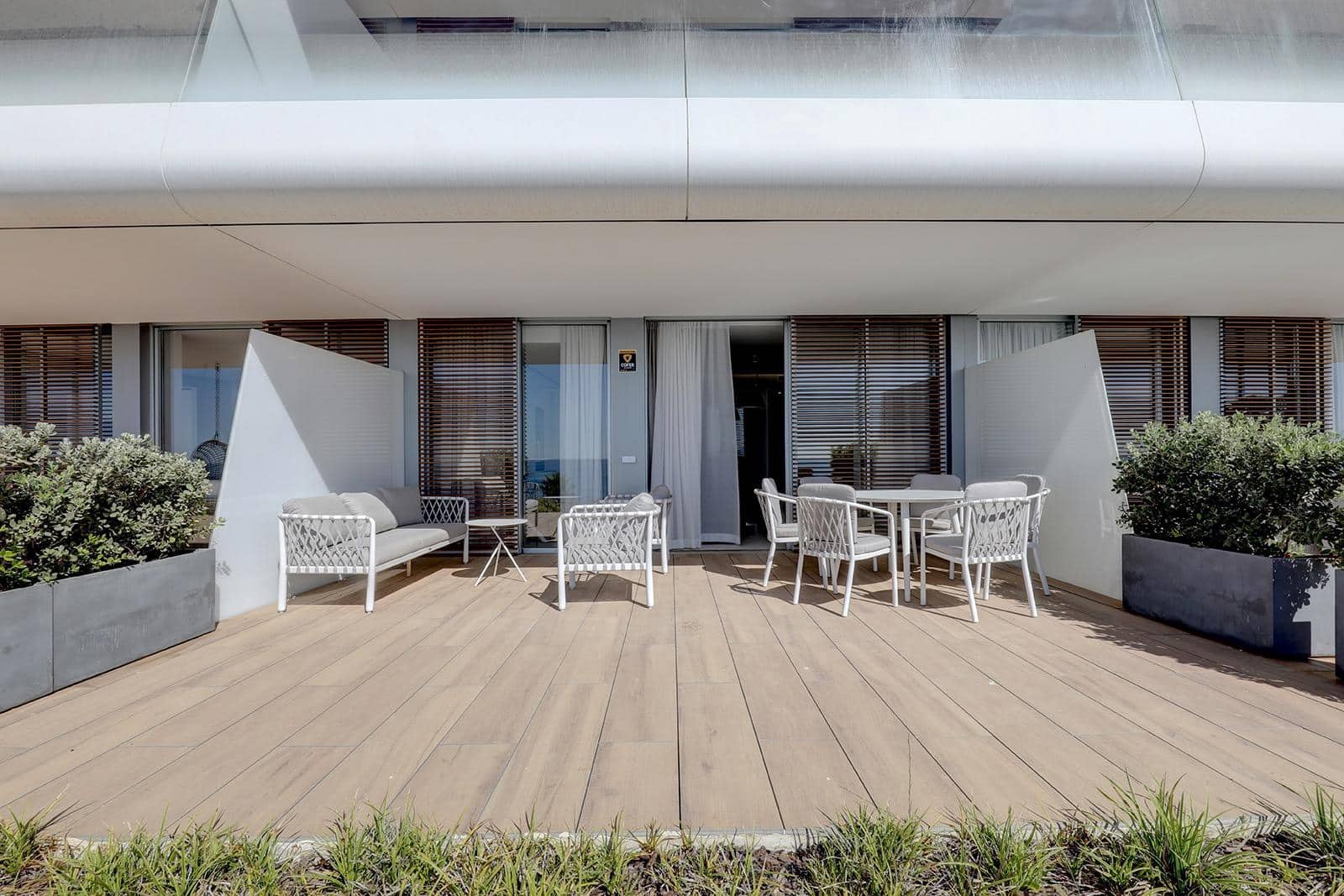 2 Zimmer Apartment zu verkaufen in Estepona mit Pool Garage - 995.000 € (Ref: 9762098)