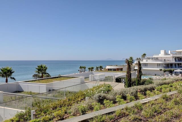 2 slaapkamer Appartement te koop in Estepona met zwembad garage - € 995.000 (Ref: 9762098)