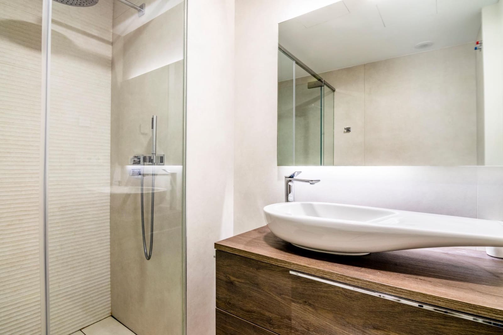 2 soveværelse Lejlighed til salg i Estepona med swimmingpool garage - € 850.000 (Ref: 9778296)