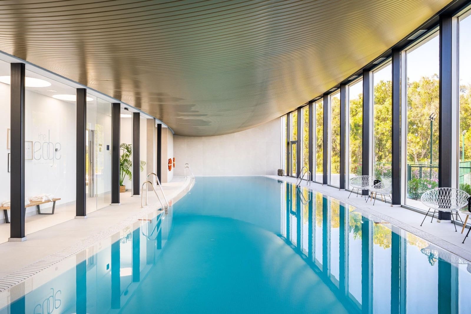 2 soveværelse Lejlighed til salg i Estepona med swimmingpool garage - € 850.000 (Ref: 9778296)