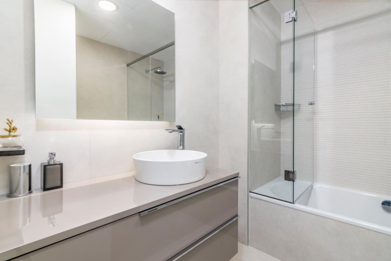 3 sypialnia Apartament na sprzedaż w Estepona z basenem garażem - 1 295 000 € (Ref: 9825618)