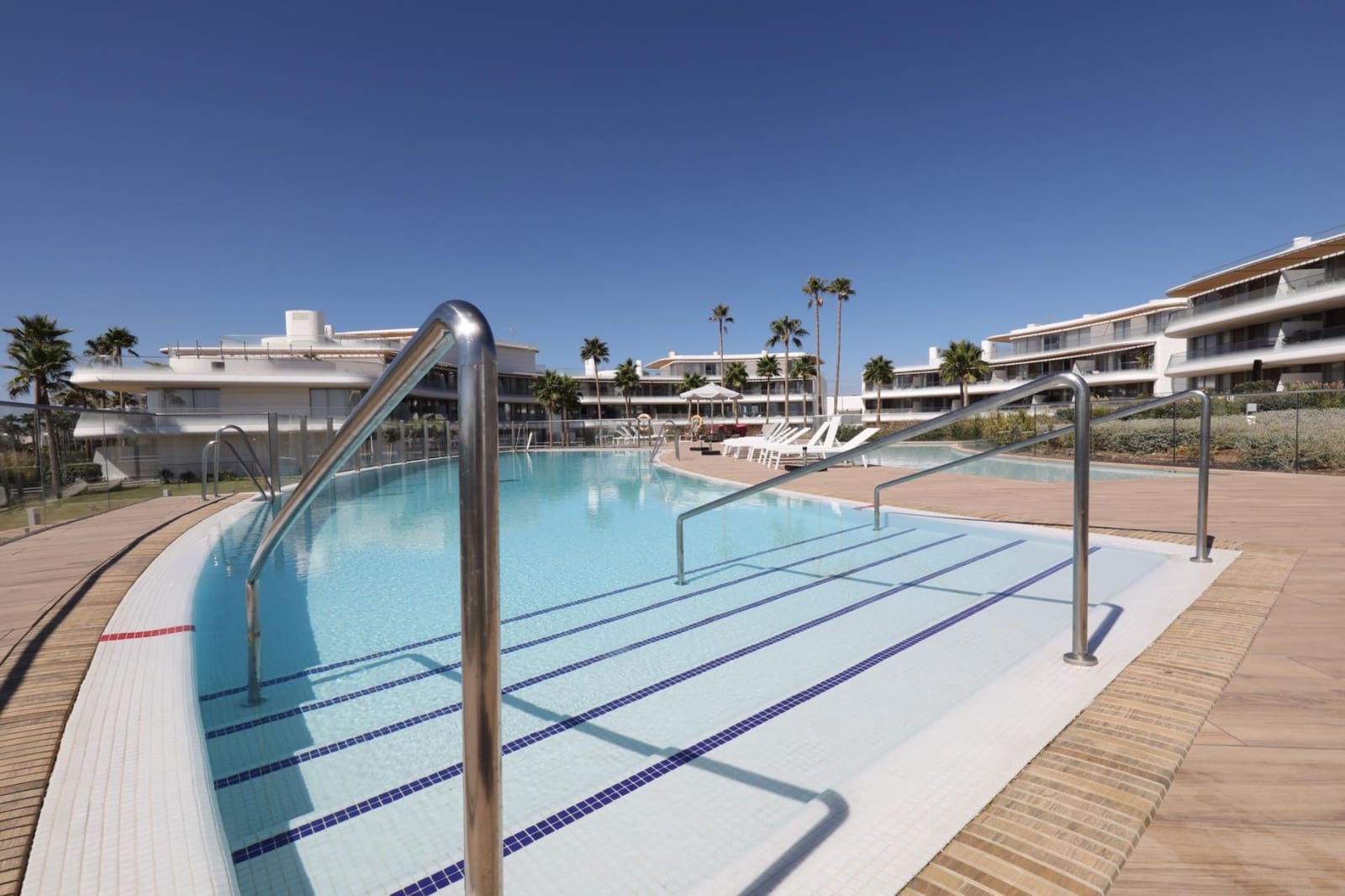 3 sypialnia Apartament na sprzedaż w Estepona z basenem garażem - 1 295 000 € (Ref: 9825618)