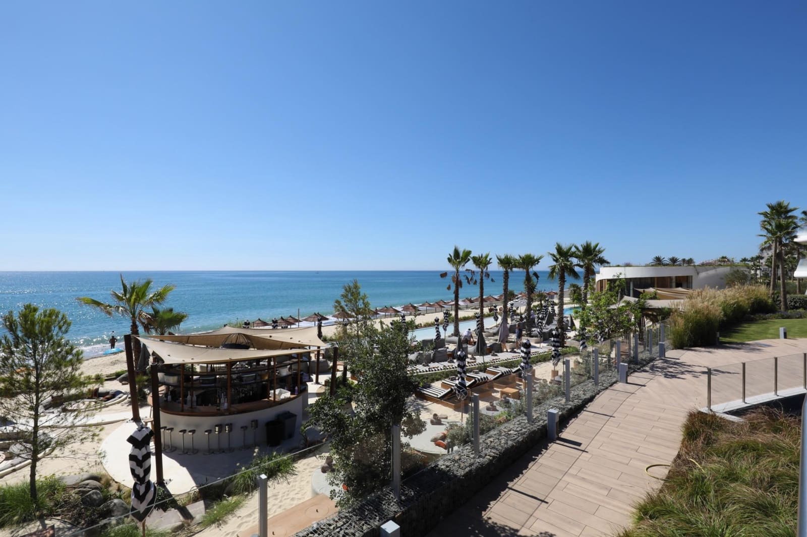 3 sypialnia Apartament na sprzedaż w Estepona z basenem garażem - 1 295 000 € (Ref: 9825618)