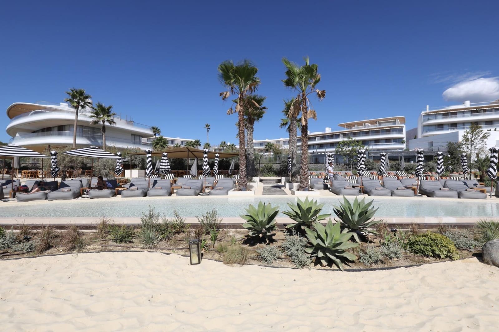 3 sypialnia Apartament na sprzedaż w Estepona z basenem garażem - 1 295 000 € (Ref: 9825618)