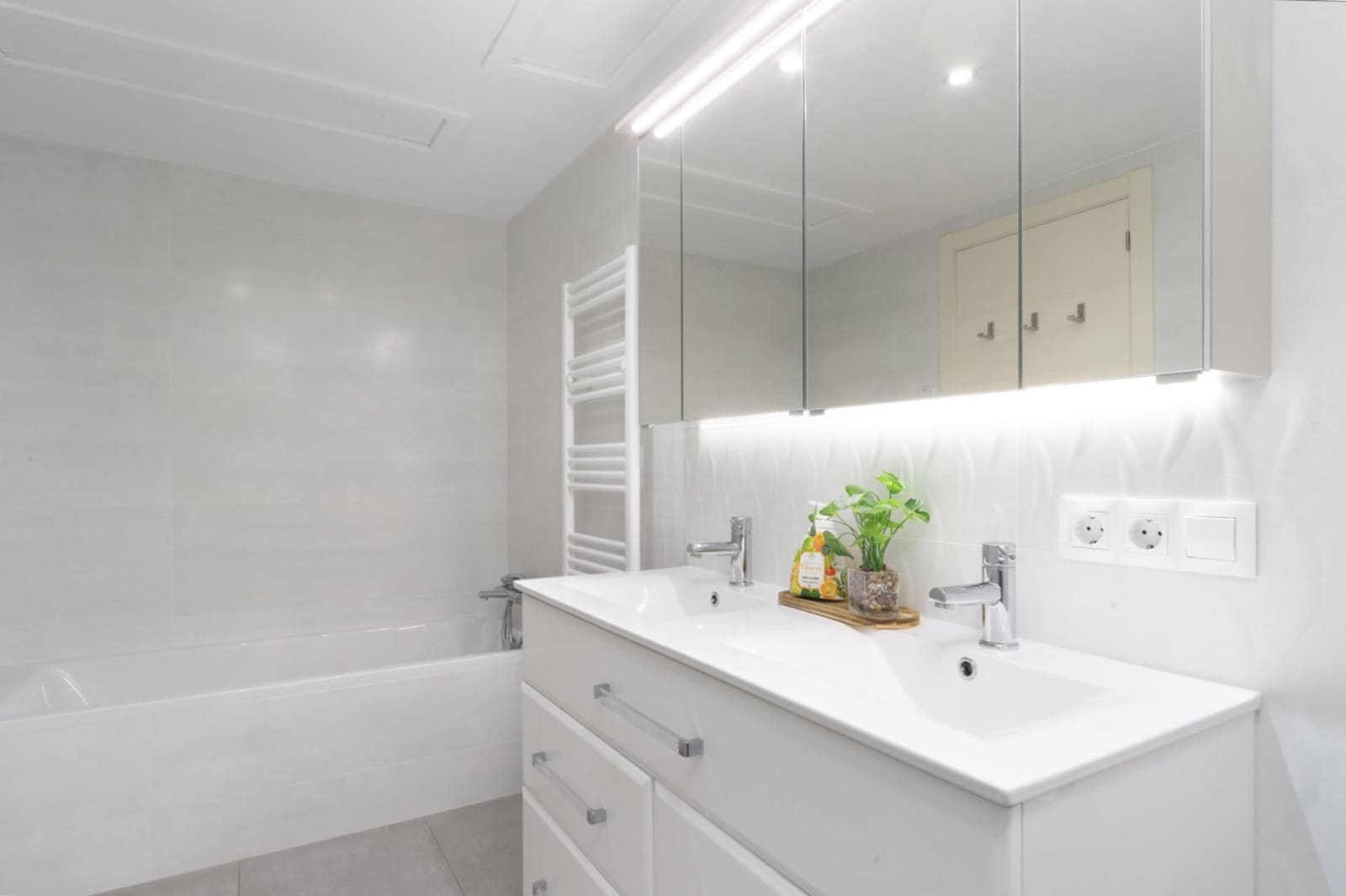 2 Zimmer Apartment zu verkaufen in Casares mit Pool Garage - 475.000 € (Ref: 9829344)
