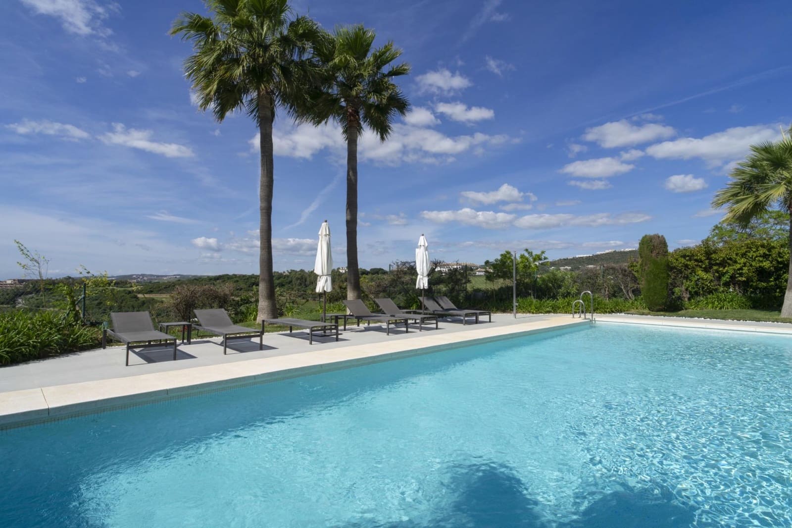 2 Zimmer Apartment zu verkaufen in Casares mit Pool Garage - 475.000 € (Ref: 9829344)