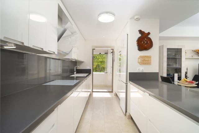 2 sypialnia Apartament na sprzedaż w Casares z basenem garażem - 475 000 € (Ref: 9829344)