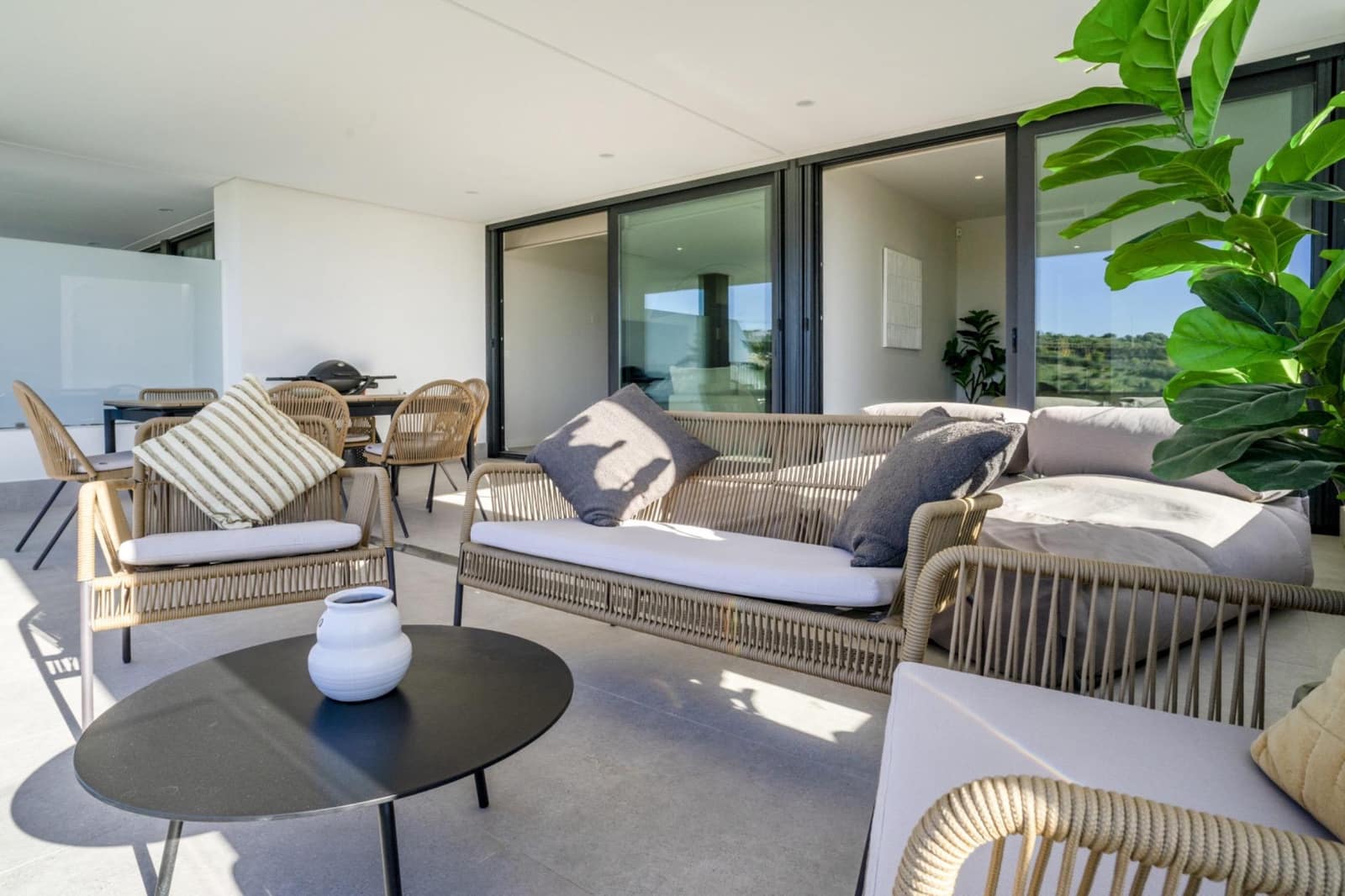 2 sovrum Lägenhet för semesterbostäder i Estepona med pool garage - 3 000 € (Ref: 9831666)