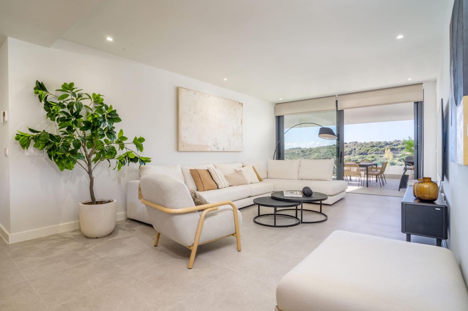 2 sovrum Lägenhet för semesterbostäder i Estepona med pool garage - 3 000 € (Ref: 9831666)