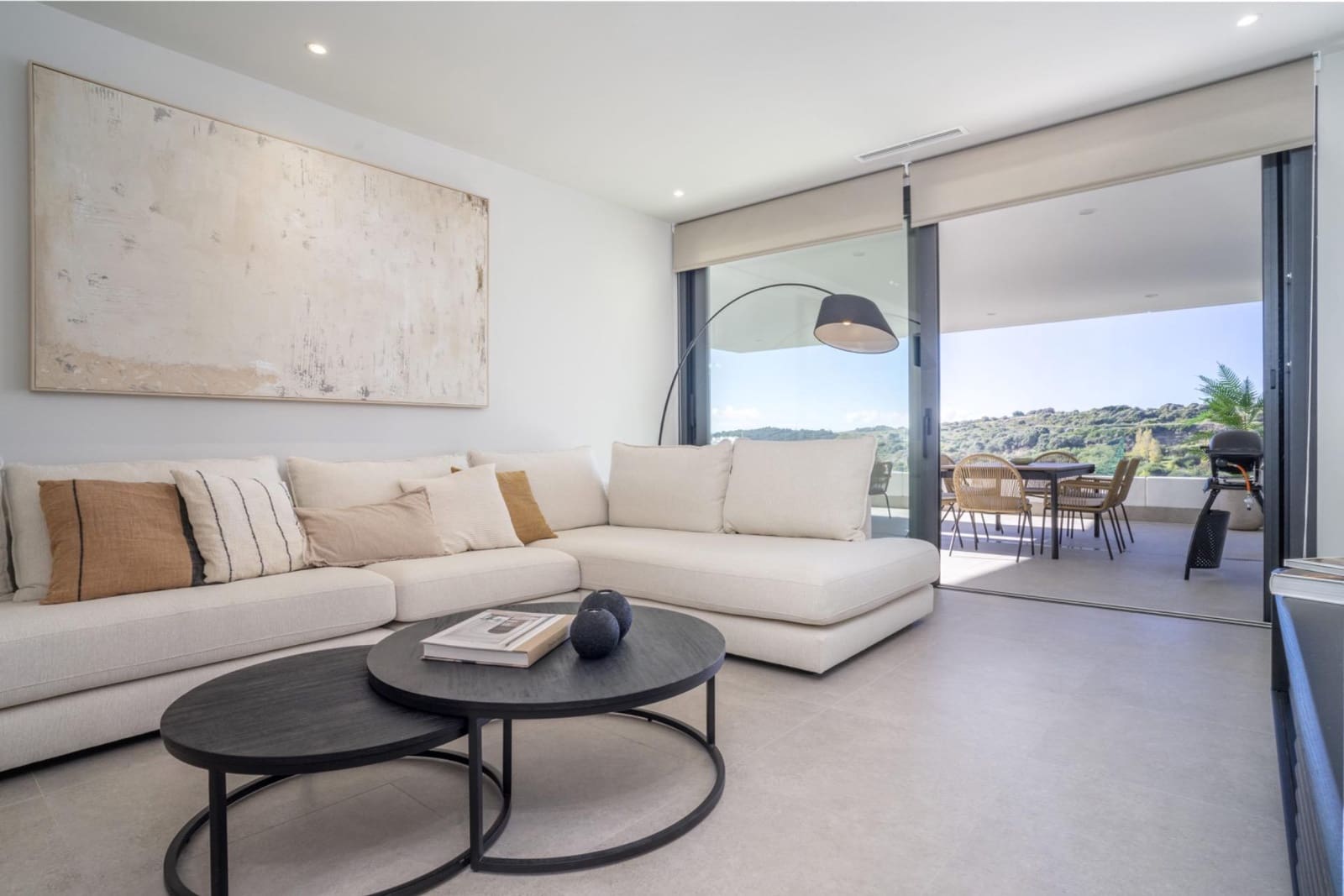 2 sovrum Lägenhet för semesterbostäder i Estepona med pool garage - 3 000 € (Ref: 9831666)