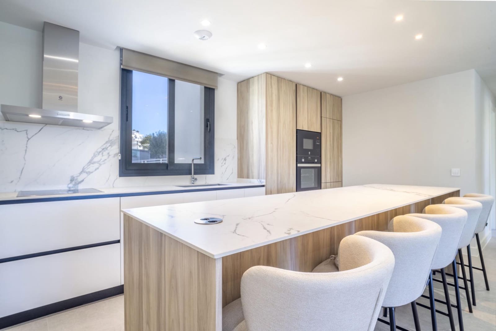 2 sovrum Lägenhet för semesterbostäder i Estepona med pool garage - 3 000 € (Ref: 9831666)