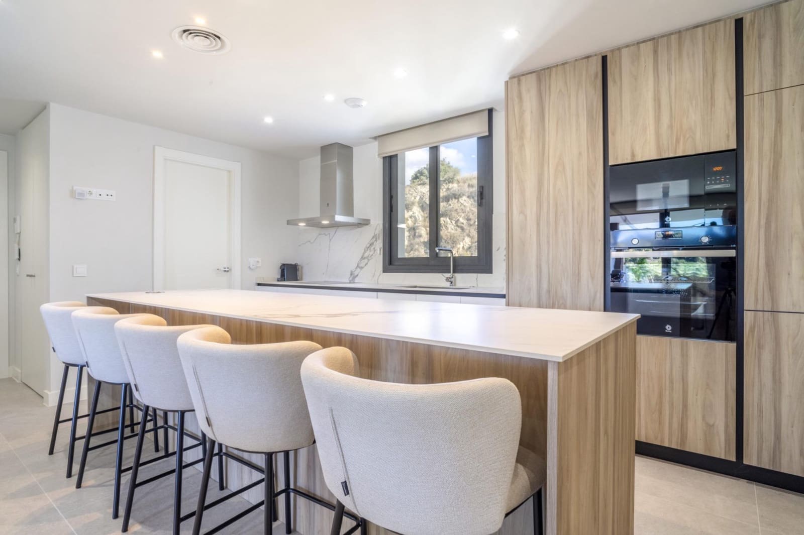 2 sovrum Lägenhet för semesterbostäder i Estepona med pool garage - 3 000 € (Ref: 9831666)
